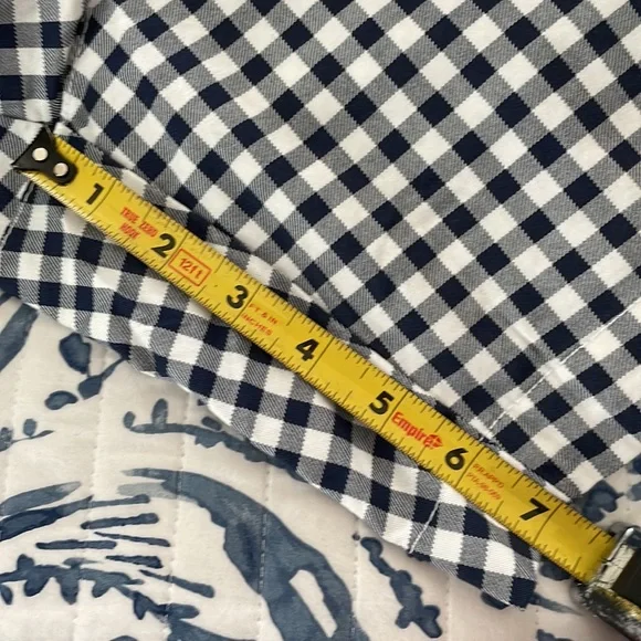 Old Navy Everyday Shorts - Picture 3 of 5